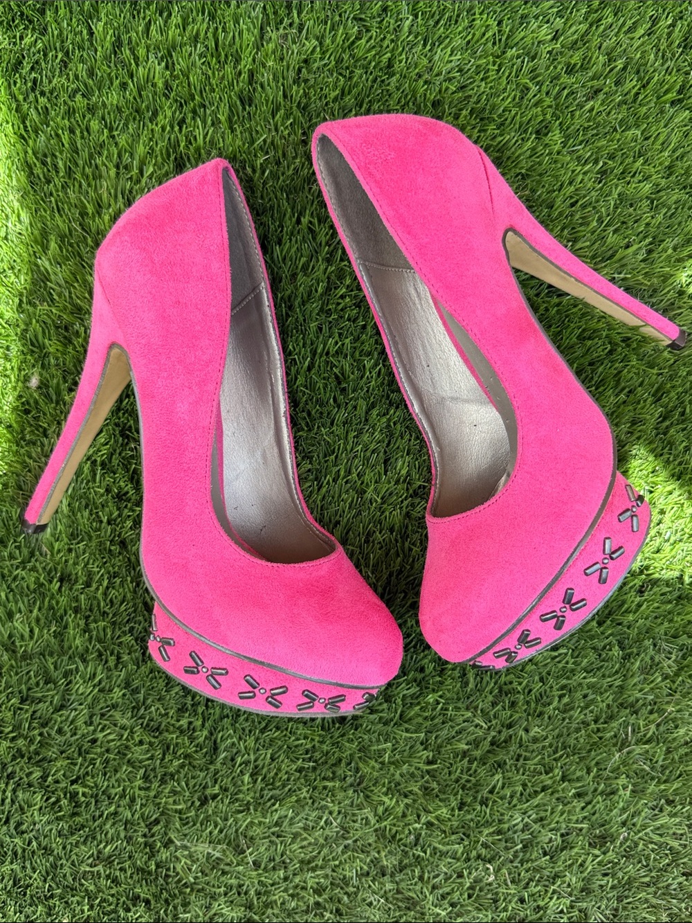 Michael Antonio Hot Pink Suede Studded Platform Pumps Size 7